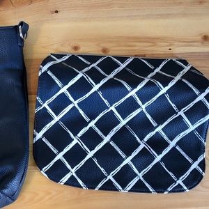 Studio ThirtyOne Dash Of Plaid Pebble Flap.